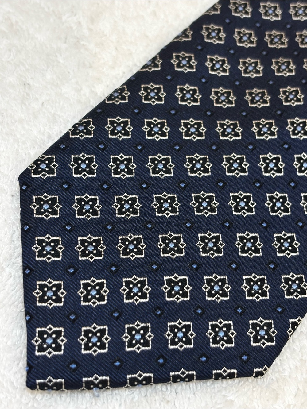 Brand New Corporate Tie By JOS A. BANK (Executive Series)